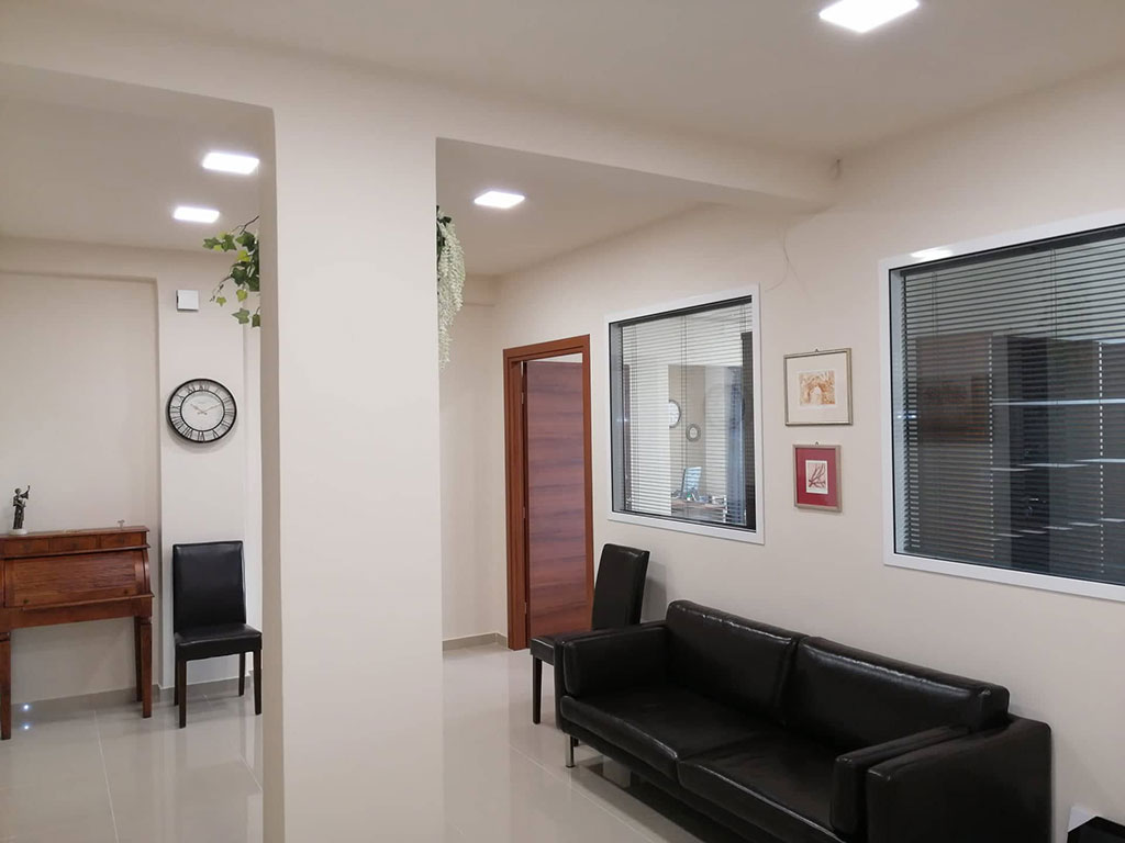 Διαμόρφωση επαγγελματικών χώρων με διαχωριστικά τοιχία γυψοσανίδας σε δικηγορικό γραφείο στην Αθήνα