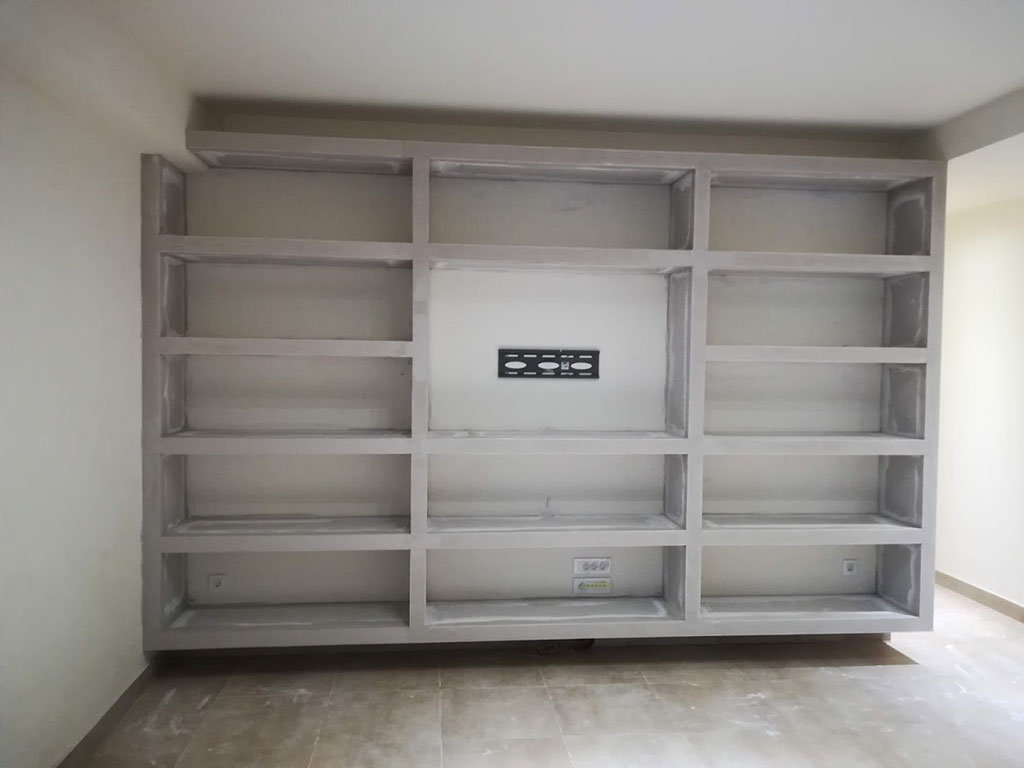 Βιβλιοθήκη γυψοσανίδας σε κατοικία στη Νέα Ερυθραία